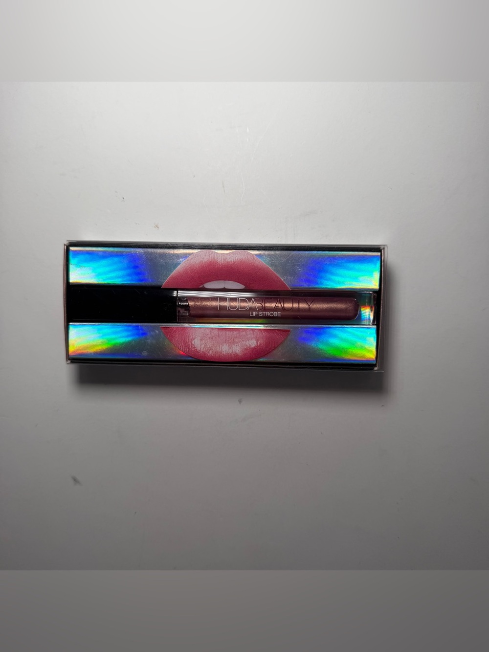Huda Beauty Lip Strobe in Shade Angelic